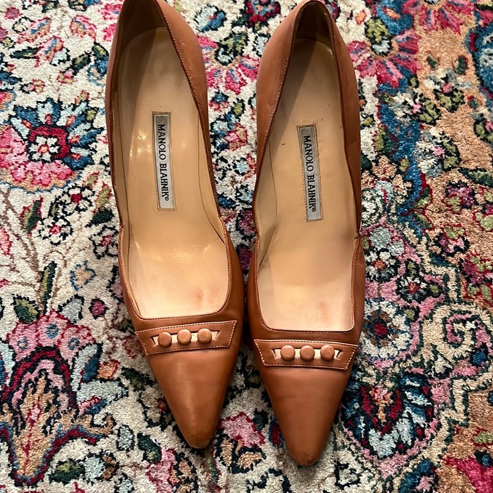 MANOLO BLAHNIK Pumps